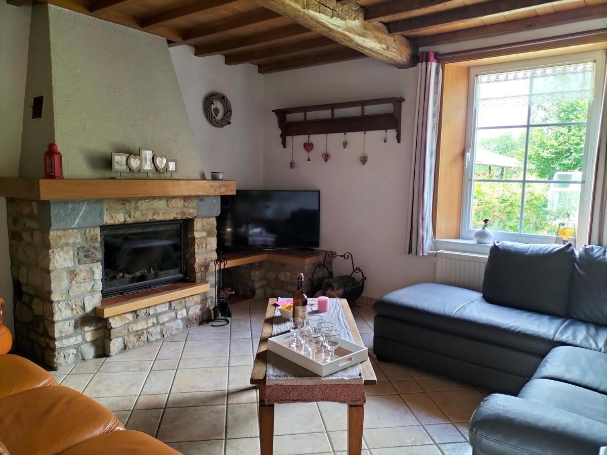 Gite La Dame Au Lit Gite A La Ferme Momignies Luaran gambar
