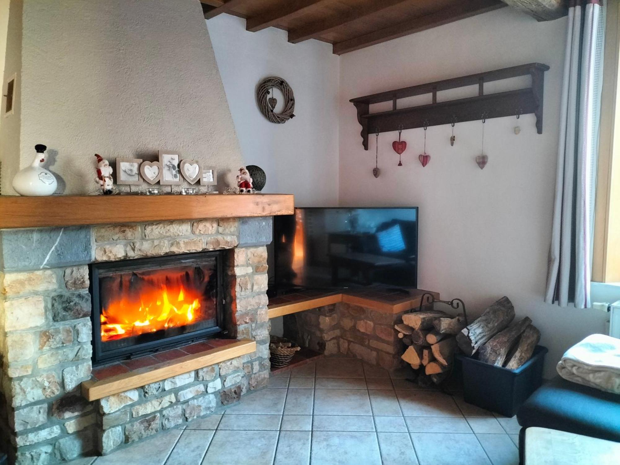 Gite La Dame Au Lit Gite A La Ferme Momignies Luaran gambar